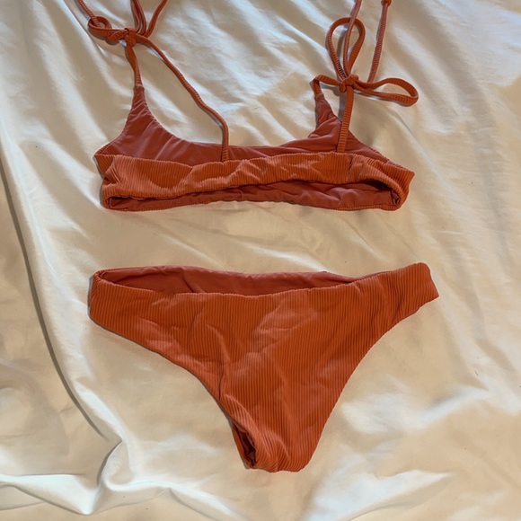 Beach Riot Bikini - Picture 2 of 3